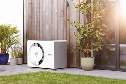 Bosch Compress 5800i AW ilma-vesilämpöpumppu asennettuna
